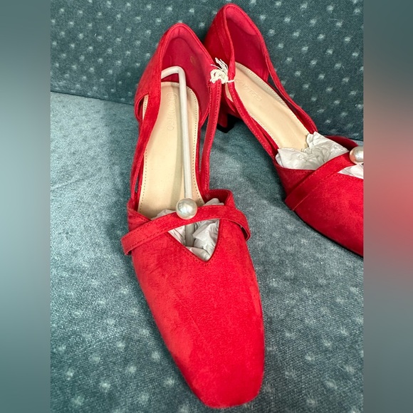 Striking Red Suede Loafers Flats - Picture 3 of 8